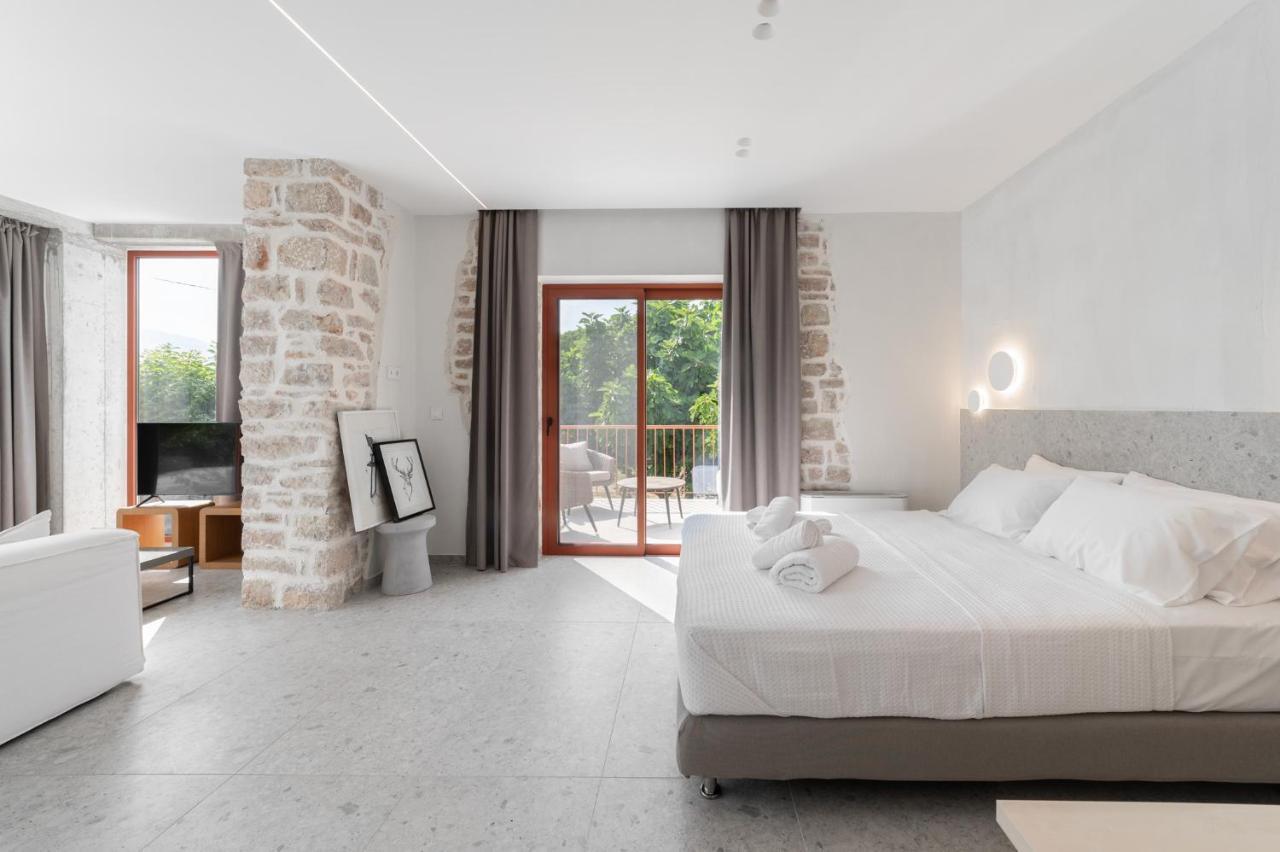 Kampus Luxury Villas 트리칼라 외부 사진