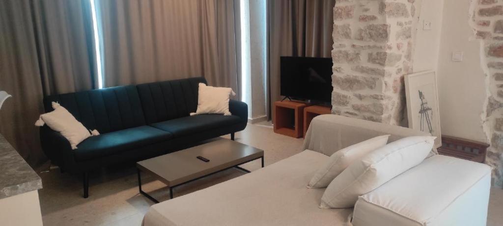Kampus Luxury Villas 트리칼라 외부 사진